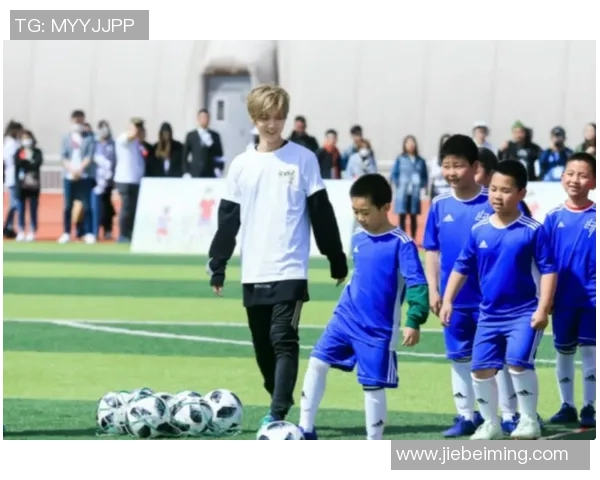 足球明星积极回馈社会向祖国捐款助力体育发展与公益事业